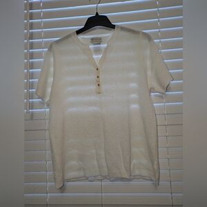 White Stag Women's Plus Size Artic White V-Neck Short Sleeve Top Size 12/14 EUC